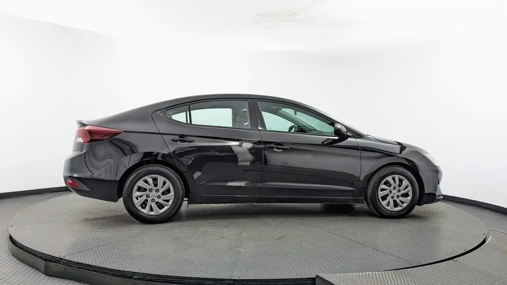 2019 HYUNDAI ELANTRA SE photo 8