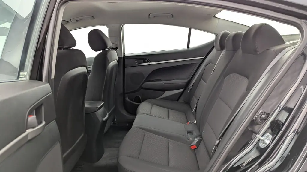 2019 HYUNDAI ELANTRA SE photo 16