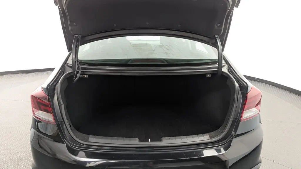 2019 HYUNDAI ELANTRA SE photo 17