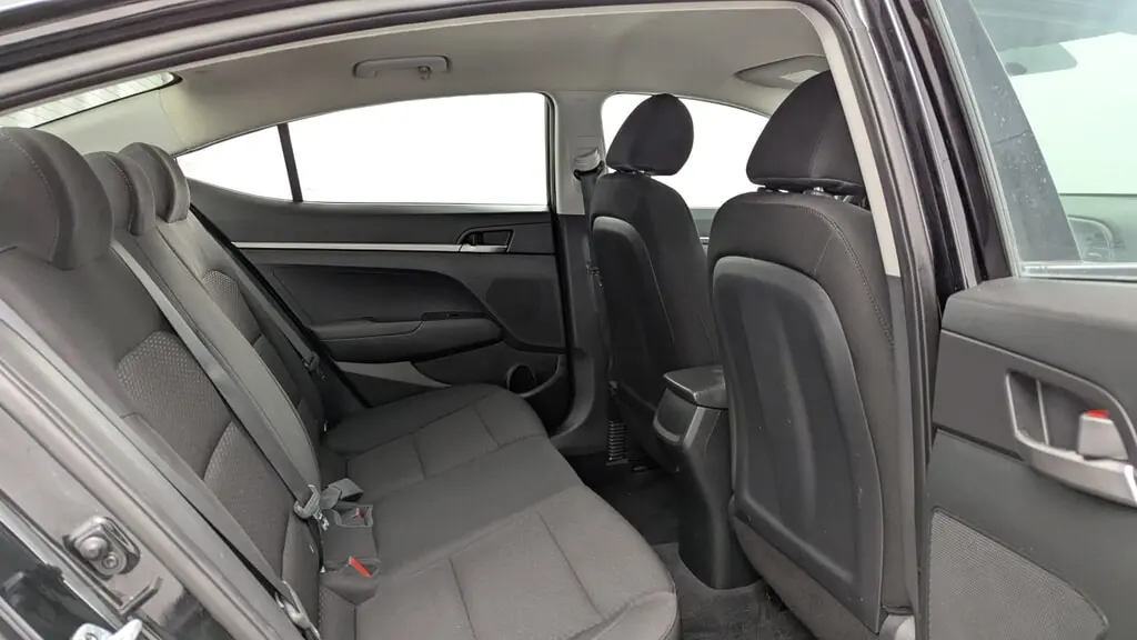 2019 HYUNDAI ELANTRA SE photo 18