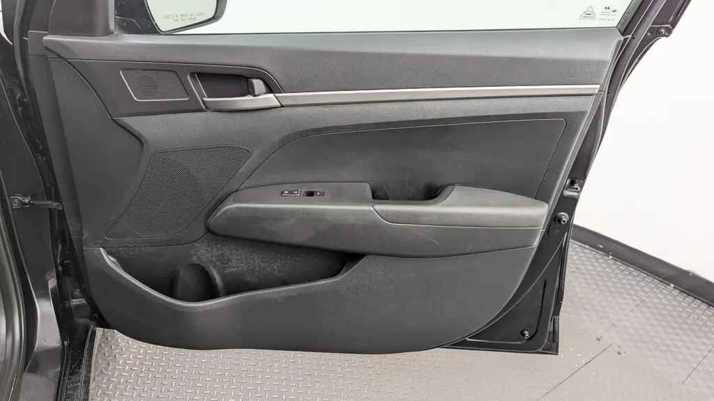 2019 HYUNDAI ELANTRA SE photo 22