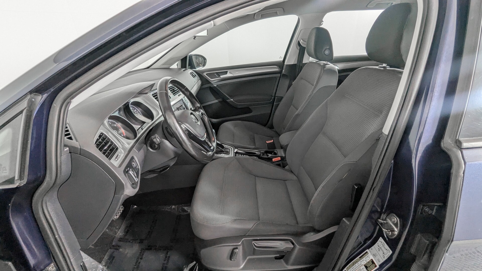 Florida Fine Cars - Used vehicle - SEDAN VOLKSWAGEN GOLF SPORTWAGEN 2017