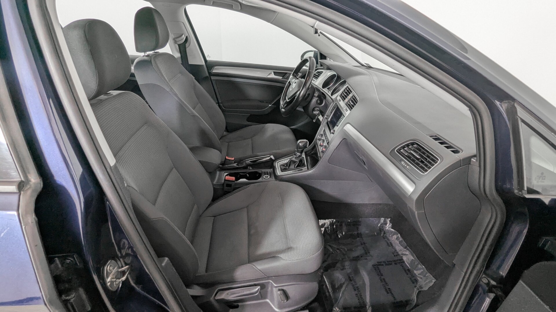 Florida Fine Cars - Used vehicle - SEDAN VOLKSWAGEN GOLF SPORTWAGEN 2017