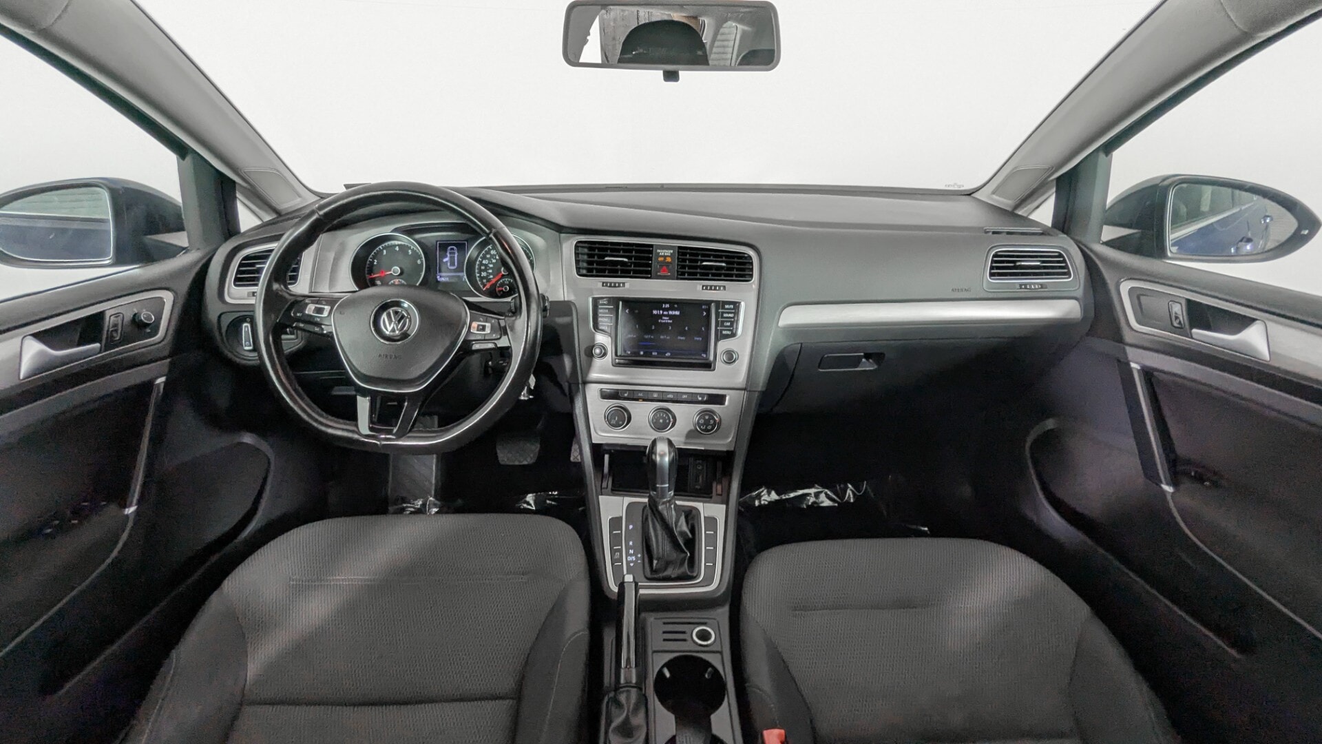 Florida Fine Cars - Used vehicle - SEDAN VOLKSWAGEN GOLF SPORTWAGEN 2017