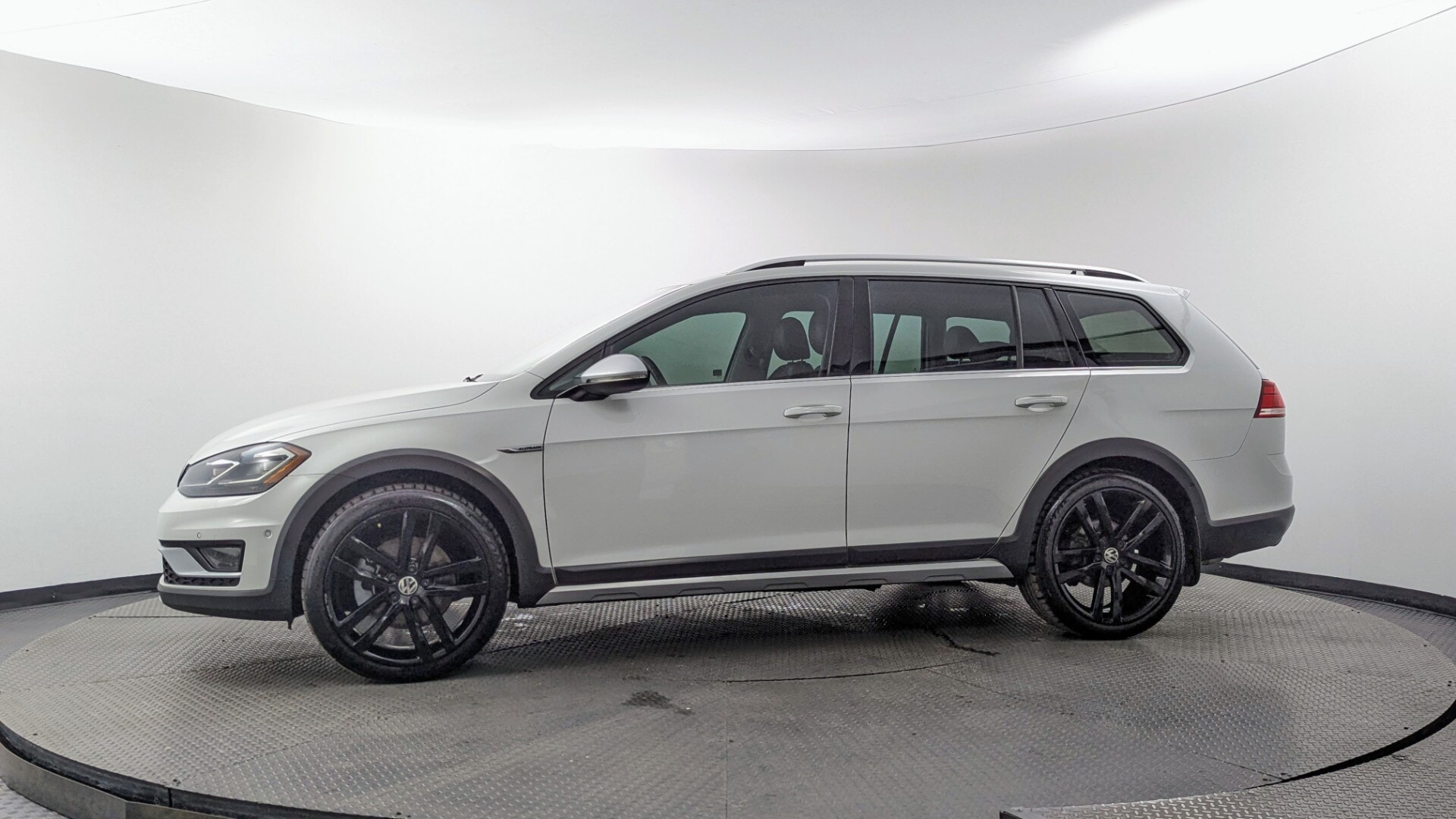 Florida Fine Cars - Used vehicle - SEDAN VOLKSWAGEN GOLF ALLTRACK 2018