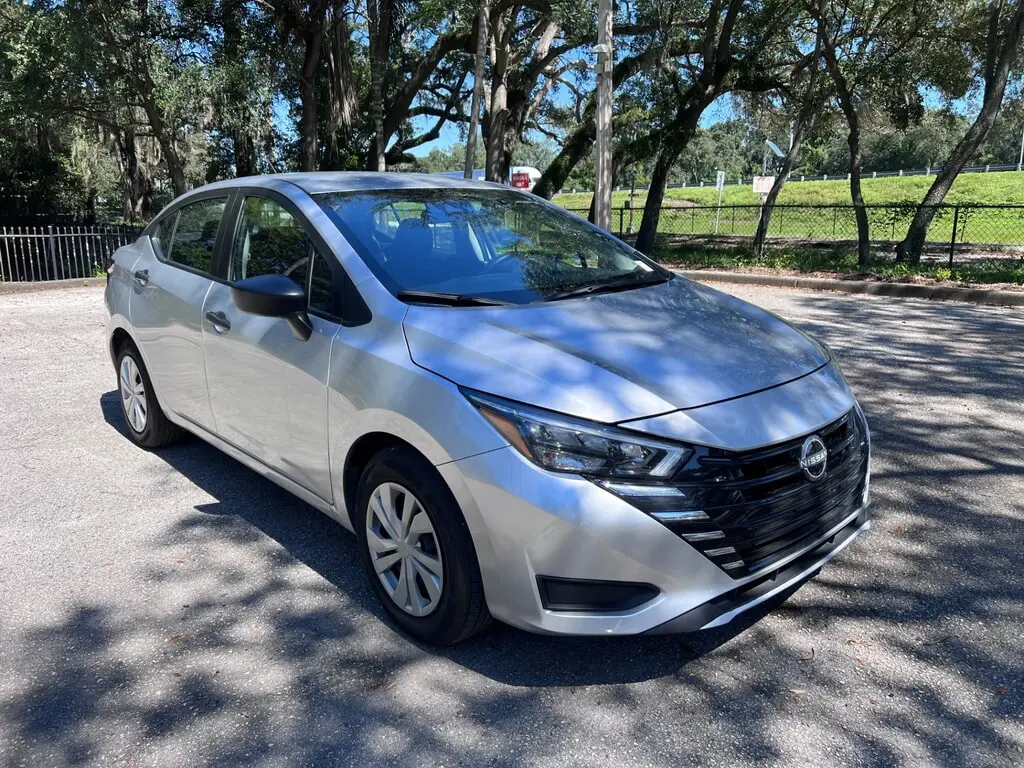 2025 NISSAN VERSA S photo 3