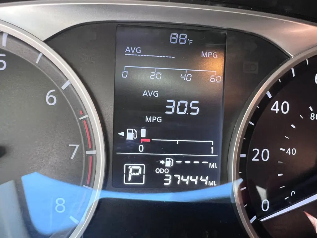 2025 NISSAN VERSA S photo 12