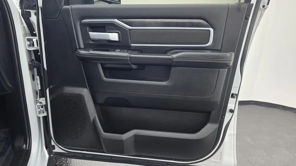 2024 RAM 2500 BIG HORN photo 23