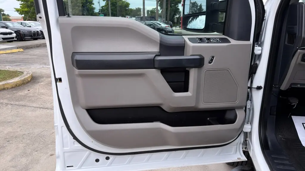 2022 FORD SUPER DUTY F-250 SRW XL photo 12