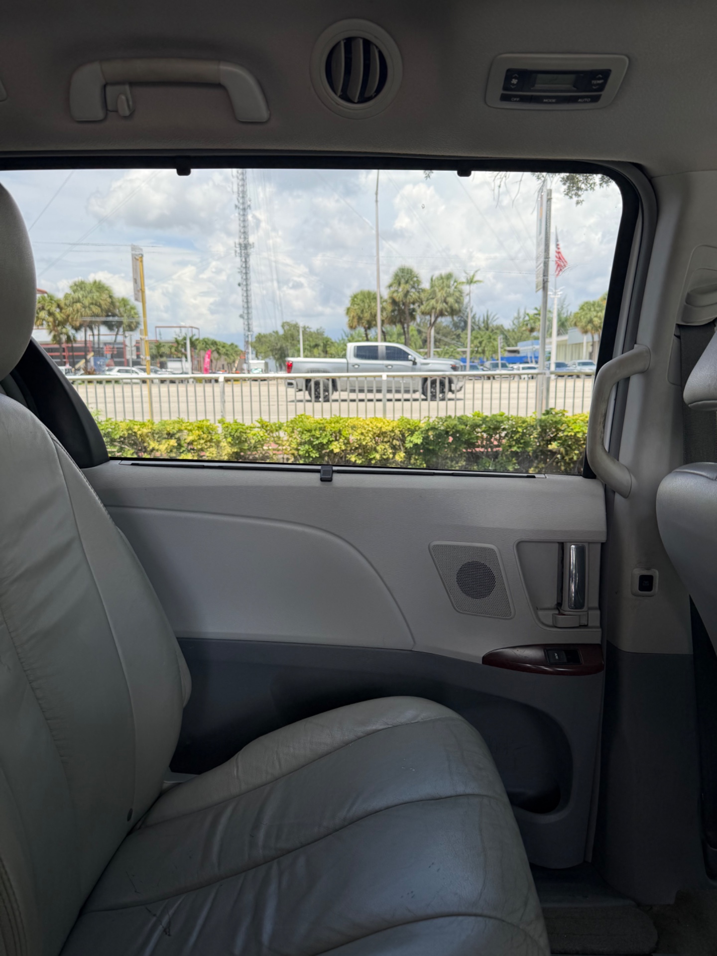 Florida Fine Cars - Used vehicle - MINIVAN TOYOTA SIENNA 2011