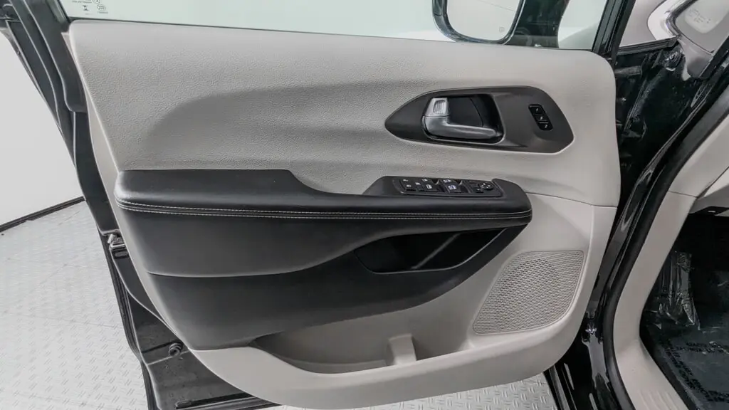 Florida Fine Cars - Used CHRYSLER PACIFICA 2024 ORLANDO TOURING L