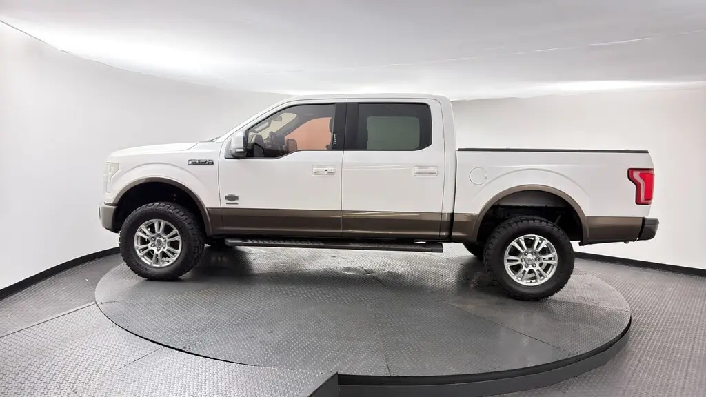 2016 FORD F-150 XLT photo 2