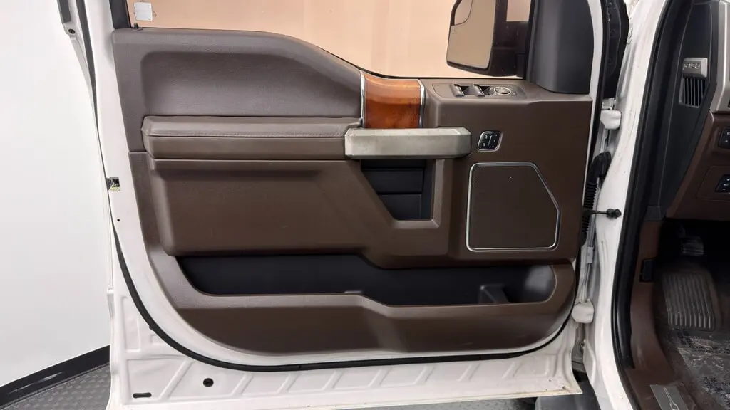 2016 FORD F-150 XLT photo 12