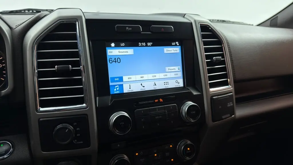 2016 FORD F-150 XLT photo 29