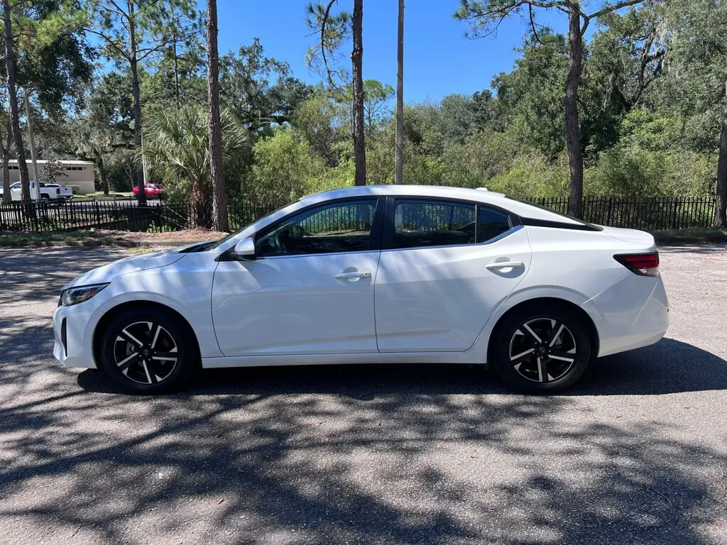 2024 NISSAN SENTRA SV photo 8