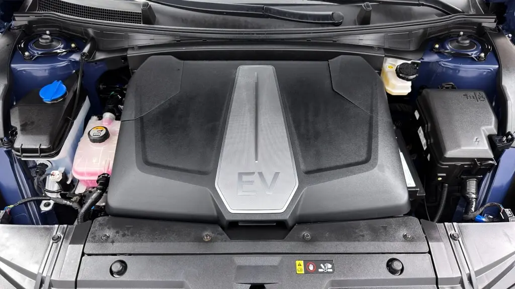 2023 KIA EV6 GT photo 38