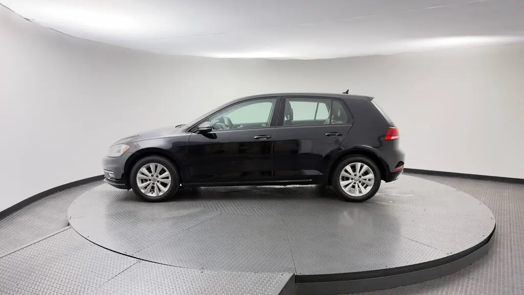 2018 VOLKSWAGEN GOLF S photo 2