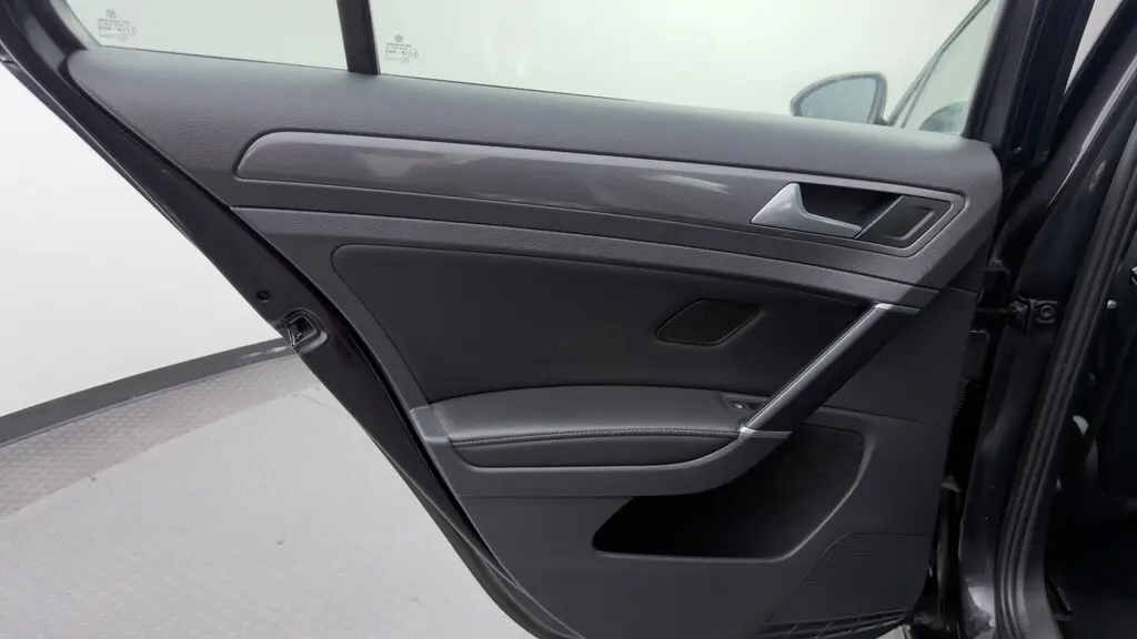 2018 VOLKSWAGEN GOLF S photo 15