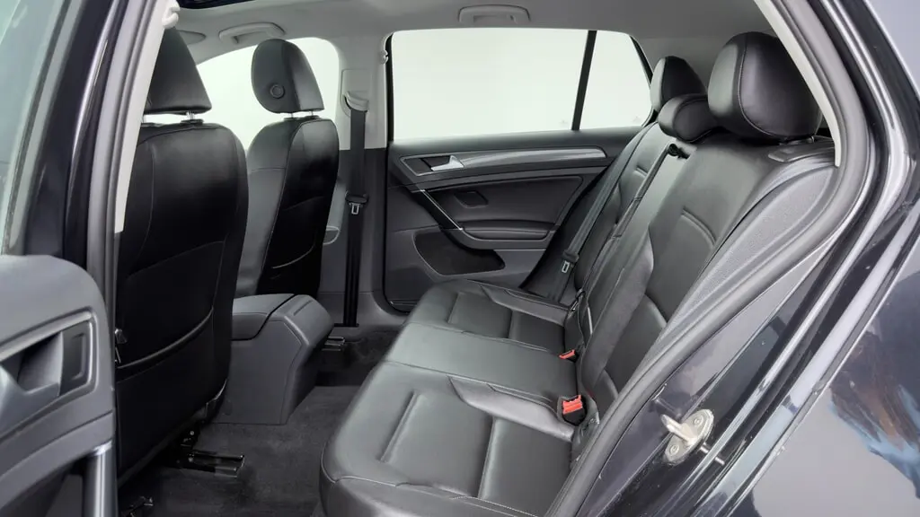 2018 VOLKSWAGEN GOLF S photo 16