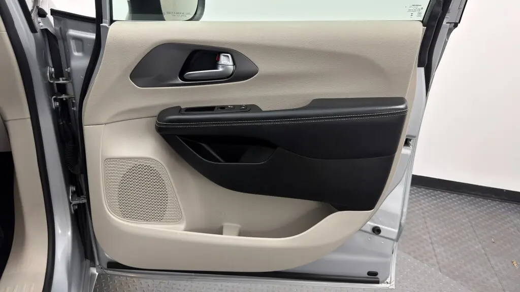 Florida Fine Cars - Used CHRYSLER PACIFICA 2023 WEST PALM TOURING L