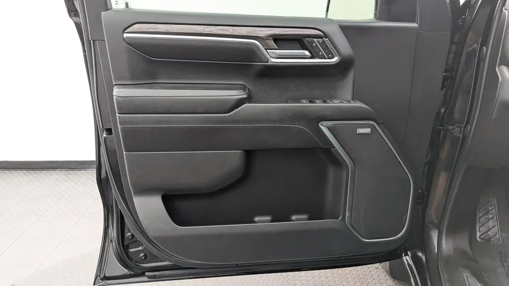 2023 CHEVROLET SILVERADO 1500 LTZ photo 12