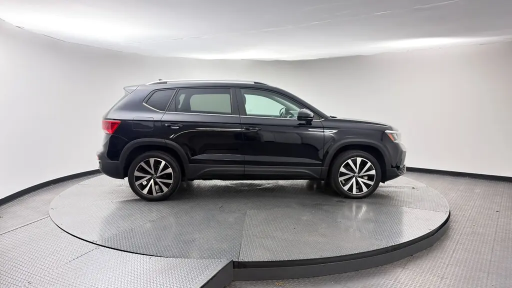 2023 VOLKSWAGEN TAOS SE photo 8