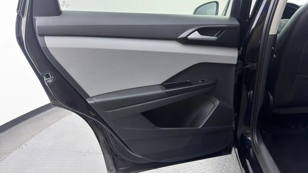 2023 VOLKSWAGEN TAOS SE photo 15