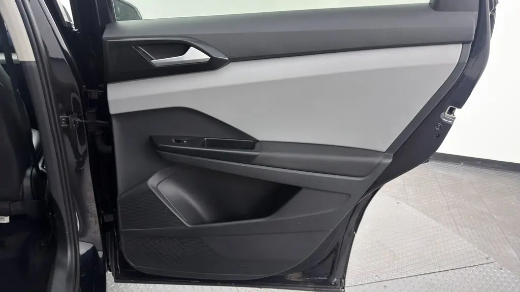 2023 VOLKSWAGEN TAOS SE photo 20