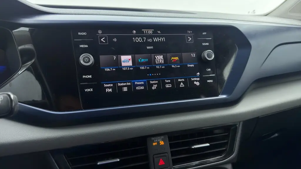 2023 VOLKSWAGEN TAOS SE photo 28