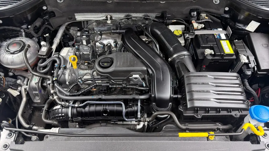 2023 VOLKSWAGEN TAOS SE photo 38