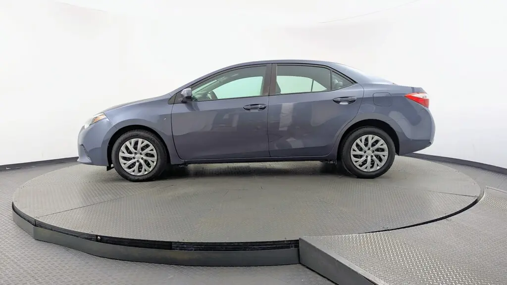 2014 TOYOTA COROLLA LE photo 2