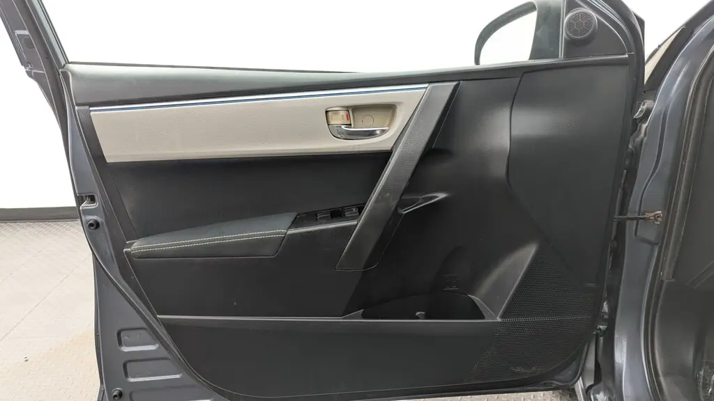 2014 TOYOTA COROLLA LE photo 12
