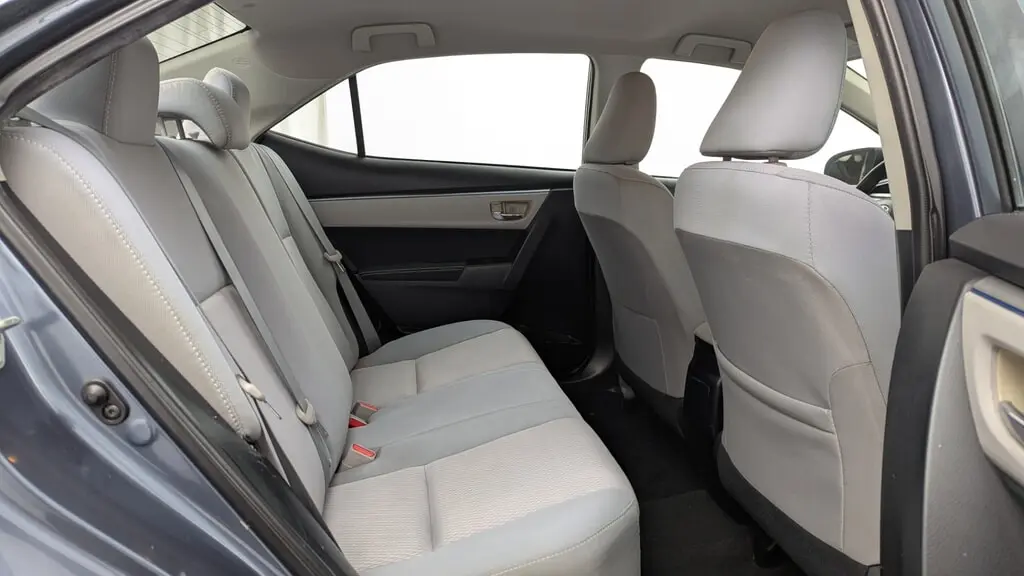 2014 TOYOTA COROLLA LE photo 18