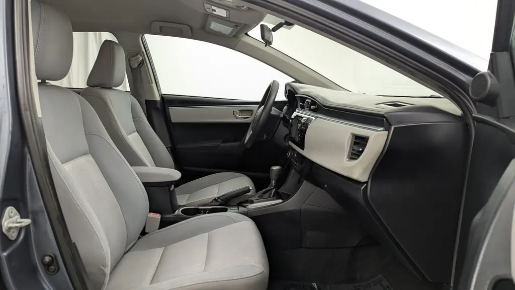 2014 TOYOTA COROLLA LE photo 21