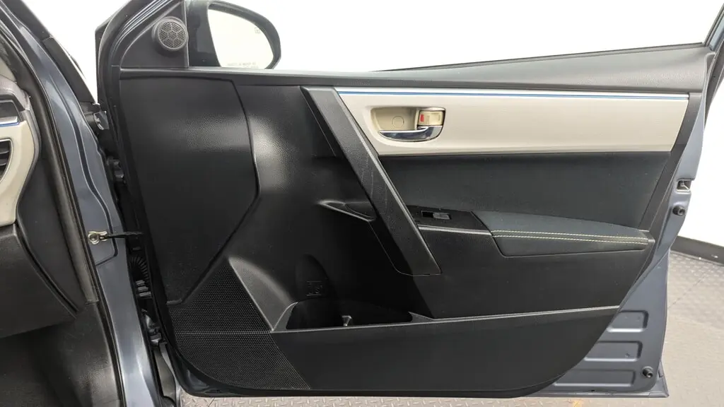 2014 TOYOTA COROLLA LE photo 22