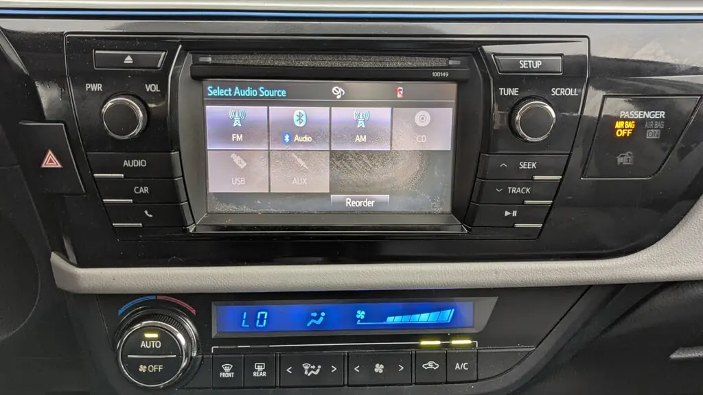 2014 TOYOTA COROLLA LE photo 27