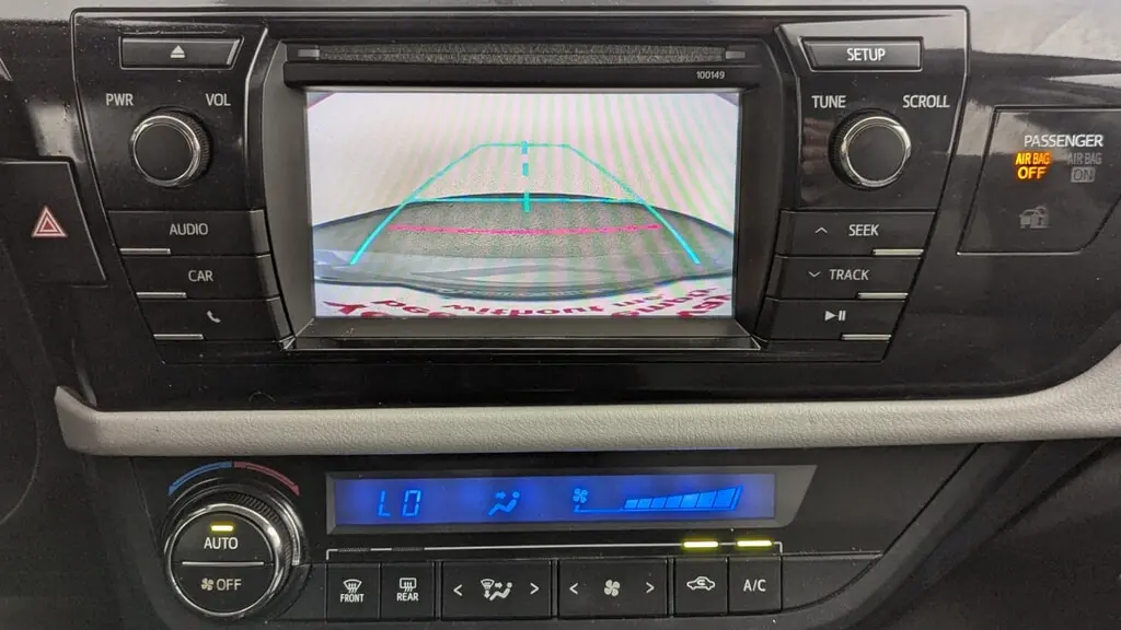 2014 TOYOTA COROLLA LE photo 28