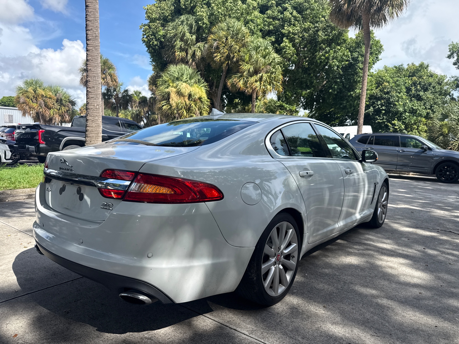 Florida Fine Cars - Used vehicle - SEDAN JAGUAR XF 2014