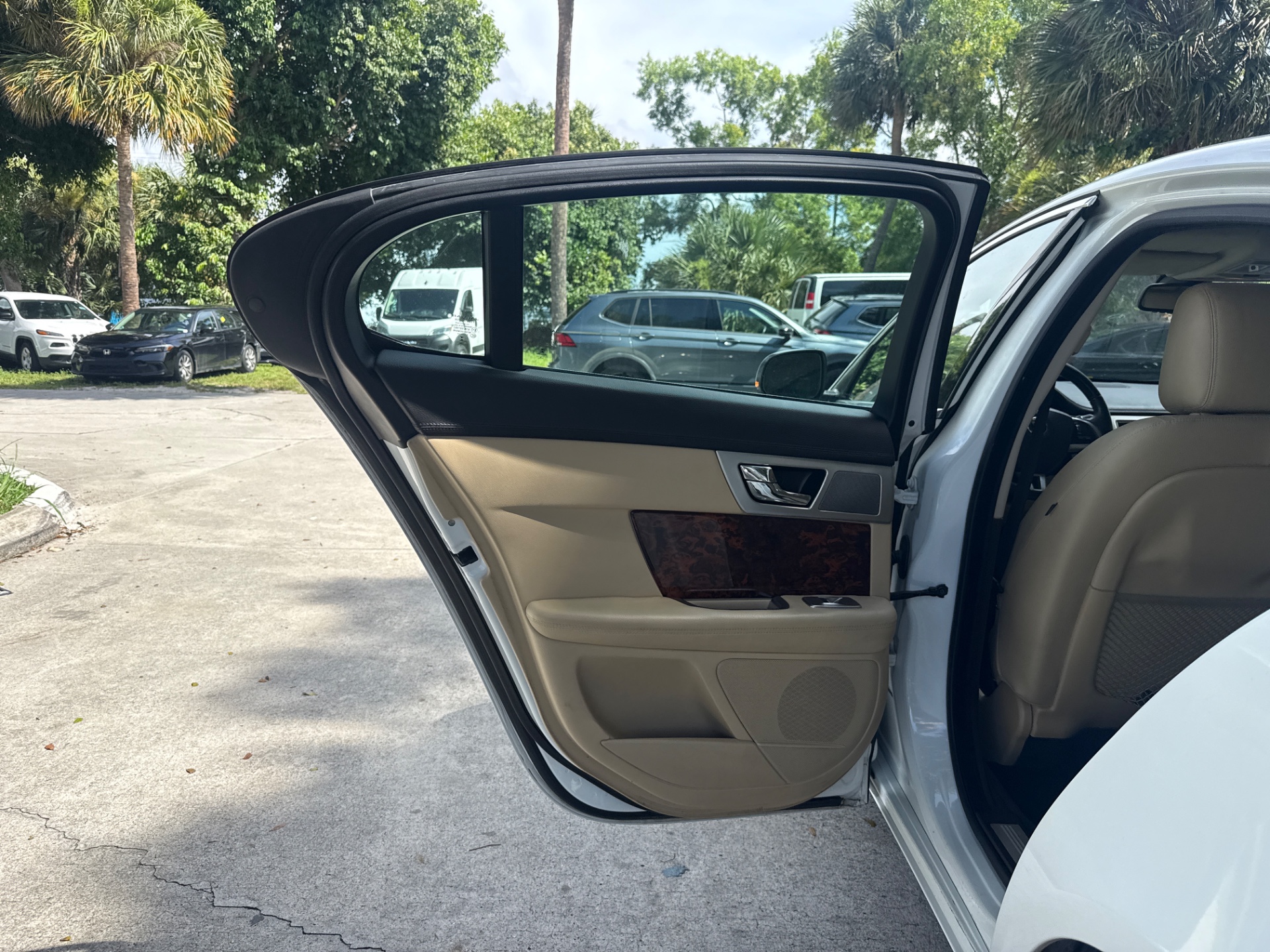 Florida Fine Cars - Used vehicle - SEDAN JAGUAR XF 2014