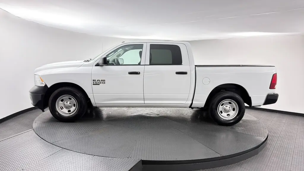 2022 RAM 1500 CLASSIC TRADESMAN photo 2