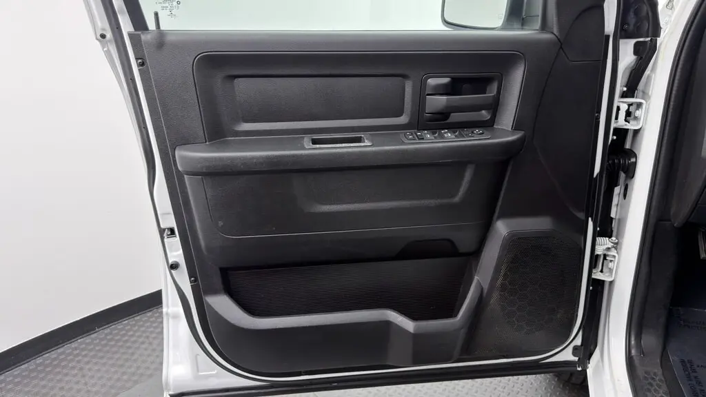 2022 RAM 1500 CLASSIC TRADESMAN photo 12