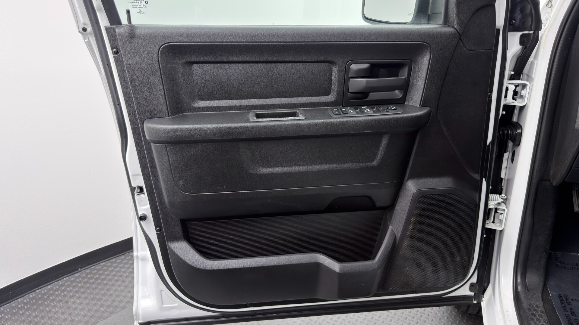 2022 RAM 1500 CLASSIC TRADESMAN photo 12
