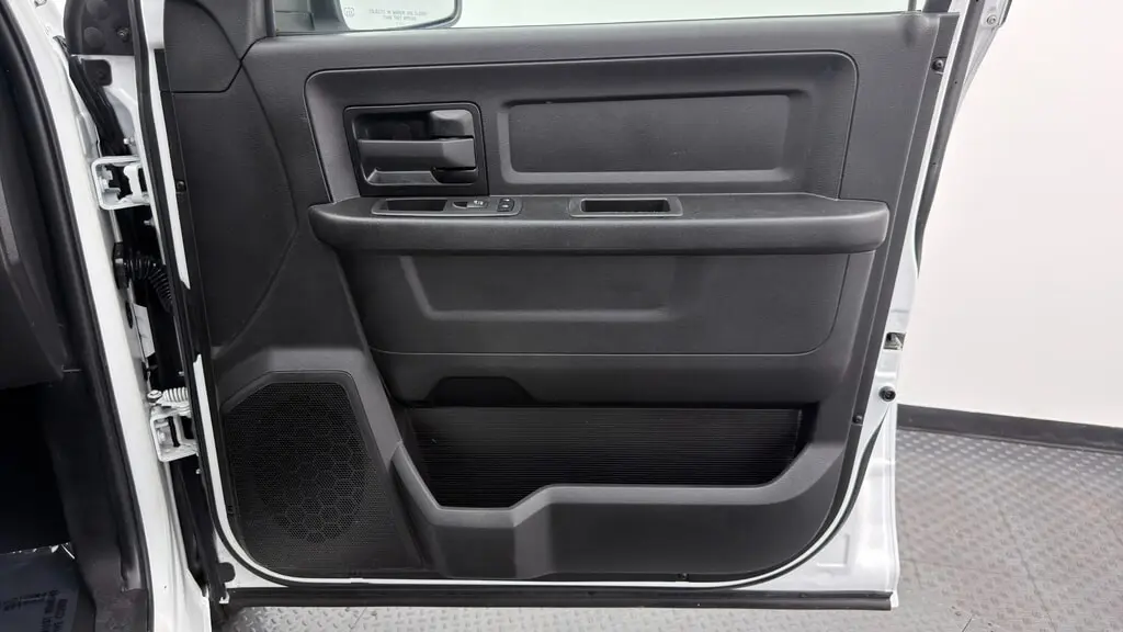 2022 RAM 1500 CLASSIC TRADESMAN photo 22