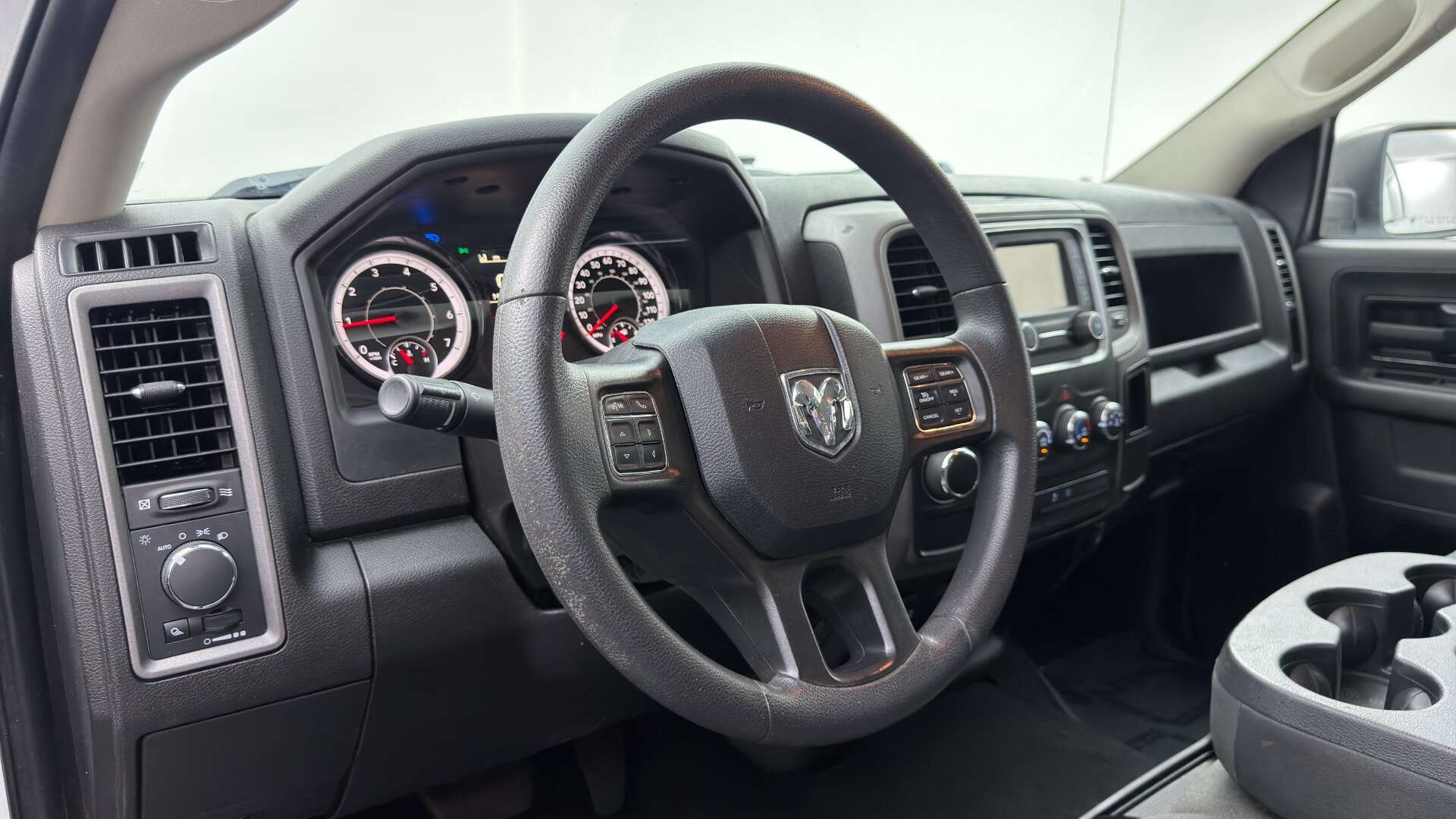 2022 RAM 1500 CLASSIC TRADESMAN photo 23