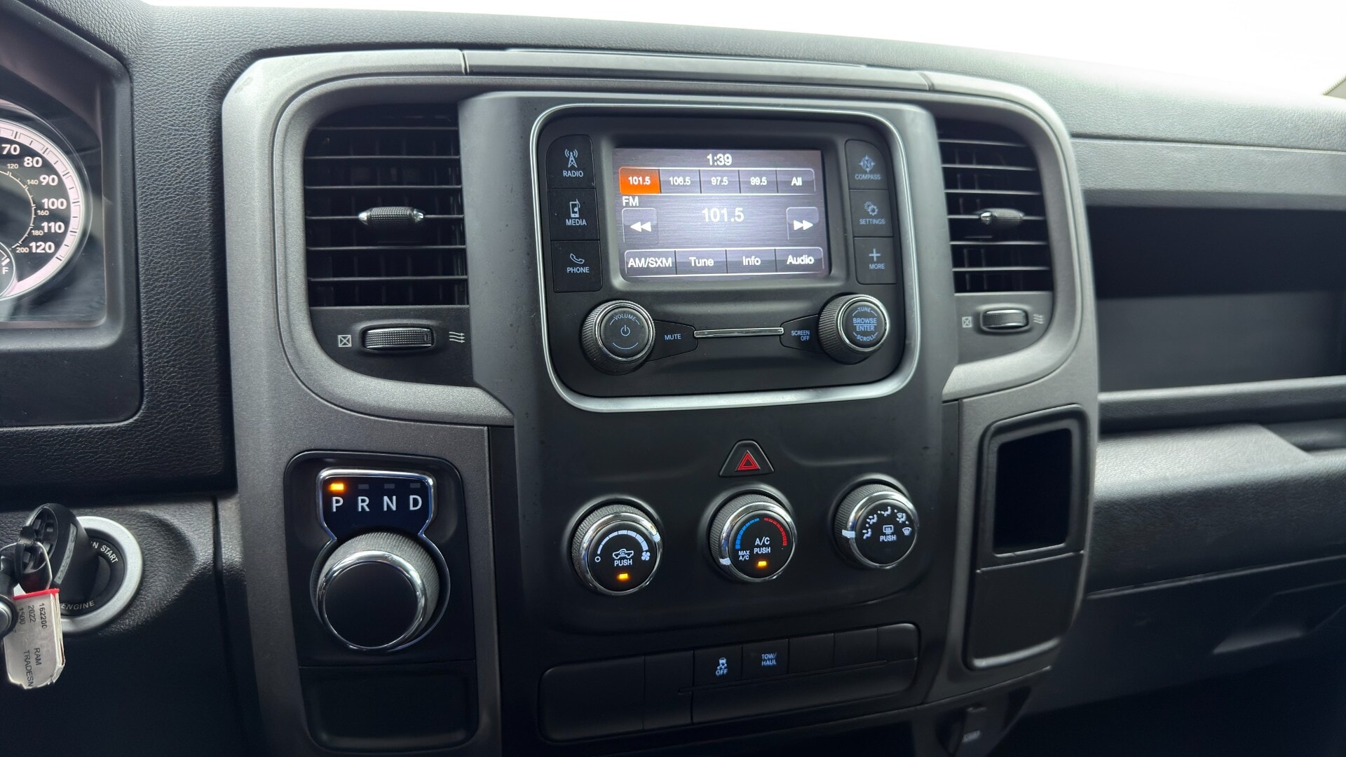2022 RAM 1500 CLASSIC TRADESMAN photo 27