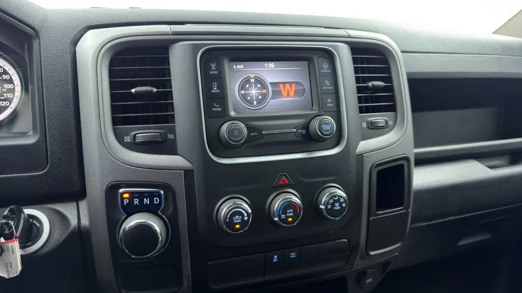 2022 RAM 1500 CLASSIC TRADESMAN photo 29