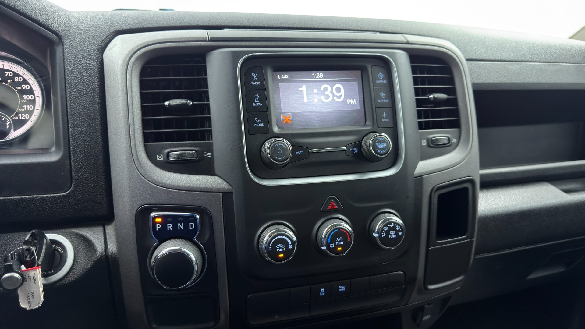 2022 RAM 1500 CLASSIC TRADESMAN photo 32