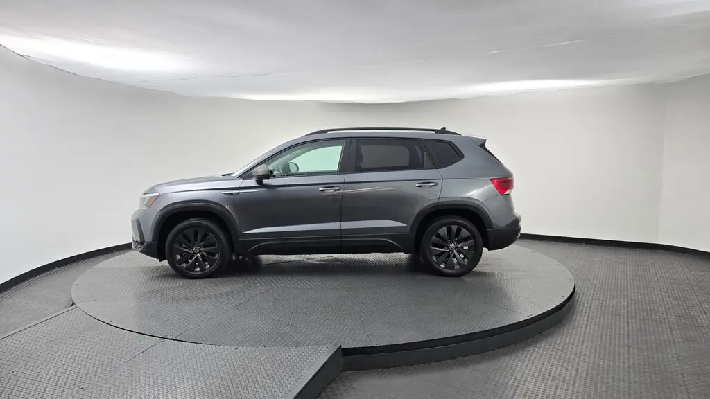 2022 VOLKSWAGEN TAOS S photo 2