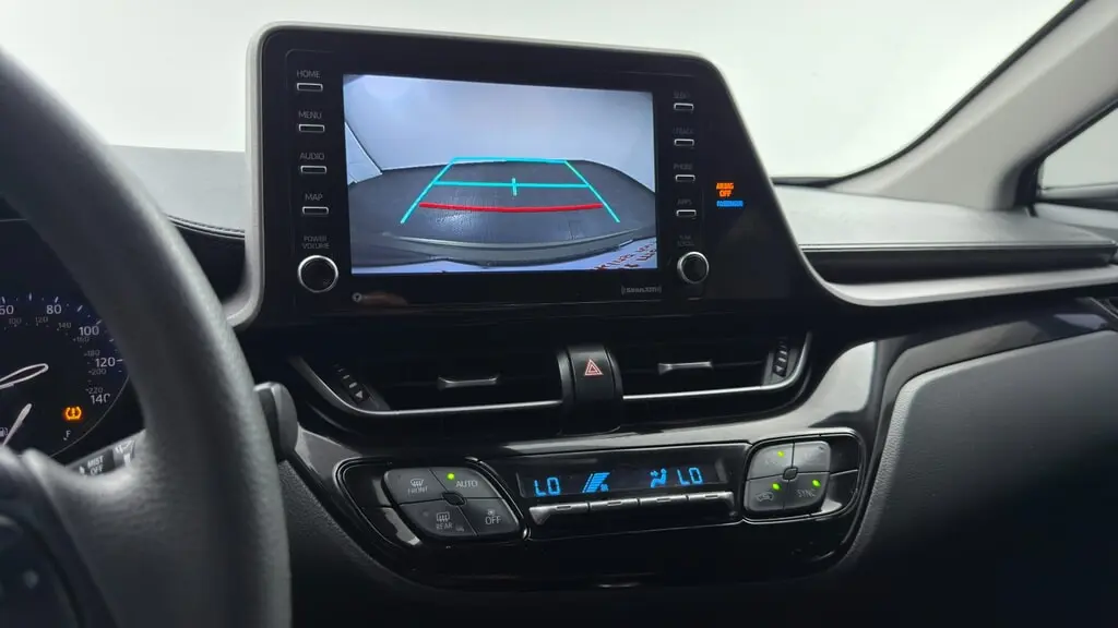 2021 TOYOTA C-HR LE photo 26
