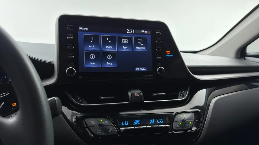 2021 TOYOTA C-HR LE photo 28